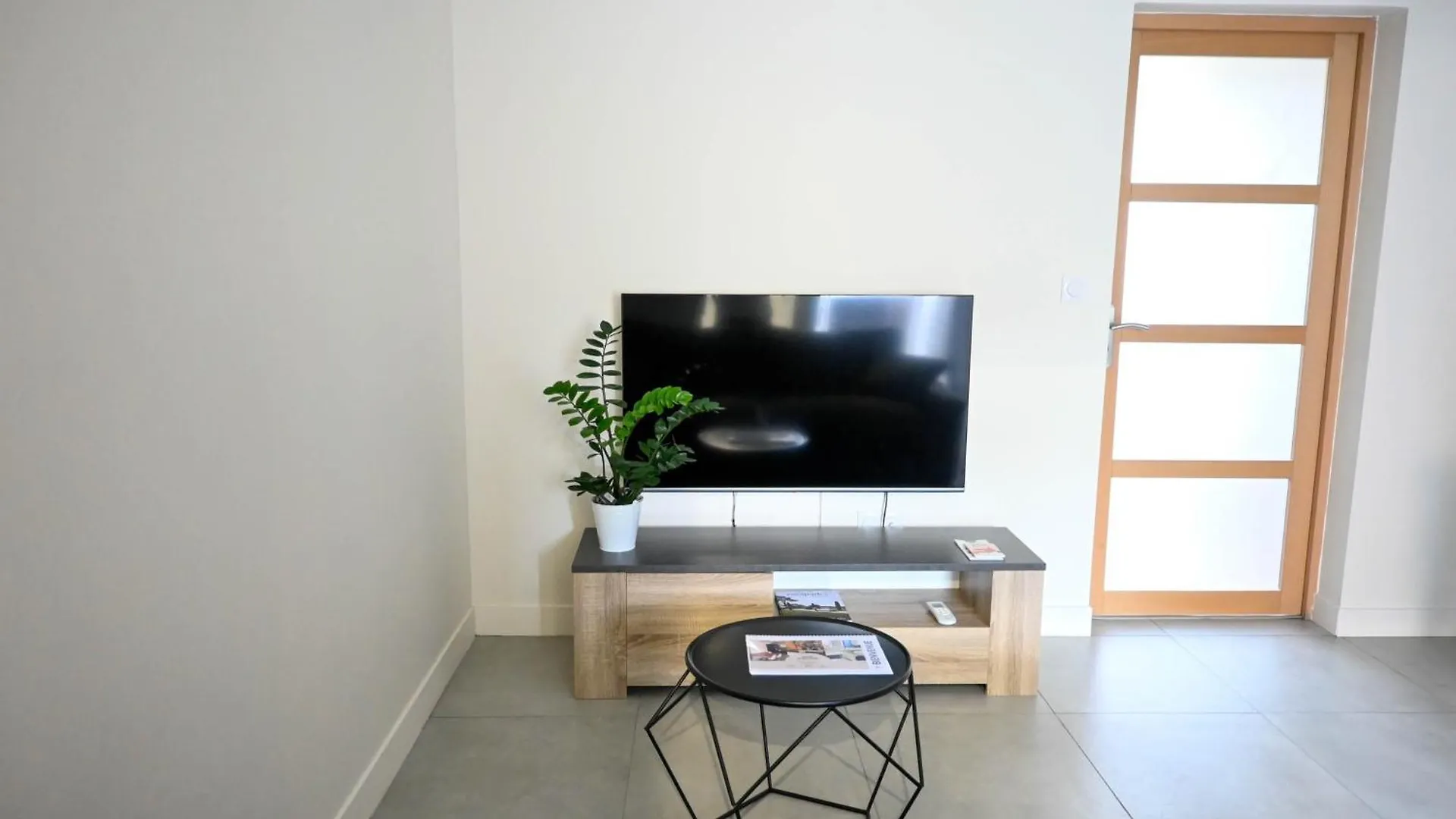 Superbe T2 Climatise Avec Terrasse Et Jardin Apartment Arthes France